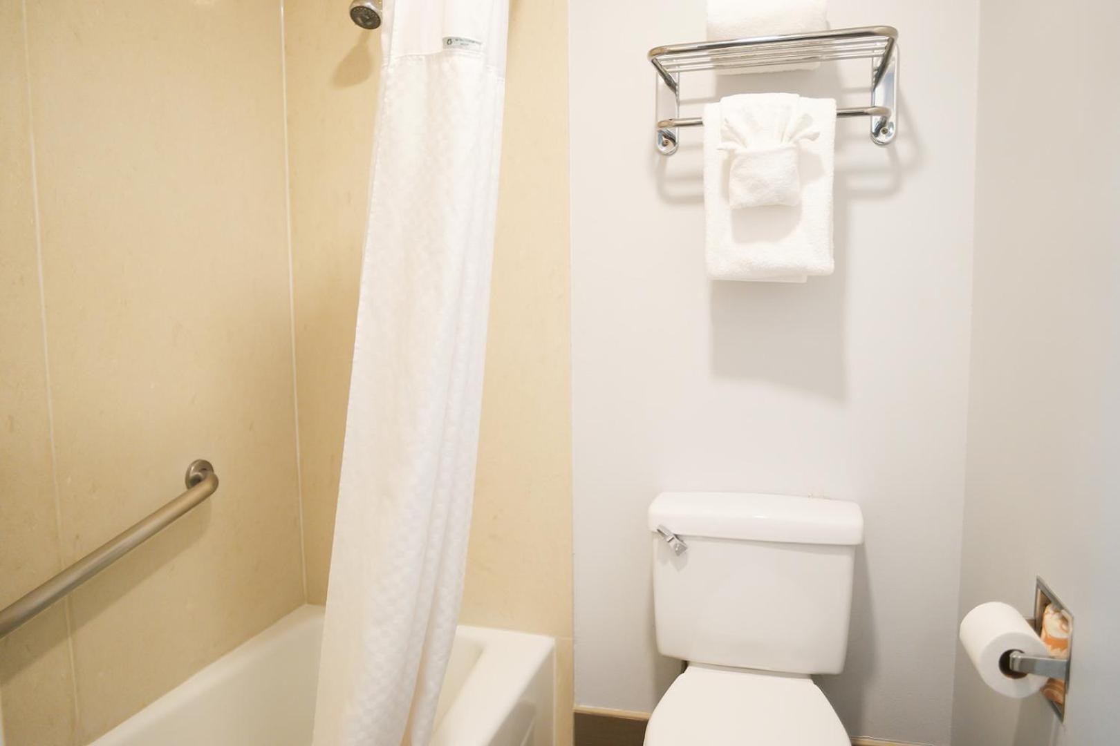 Days Inn By Wyndham West Covina Zewnętrze zdjęcie