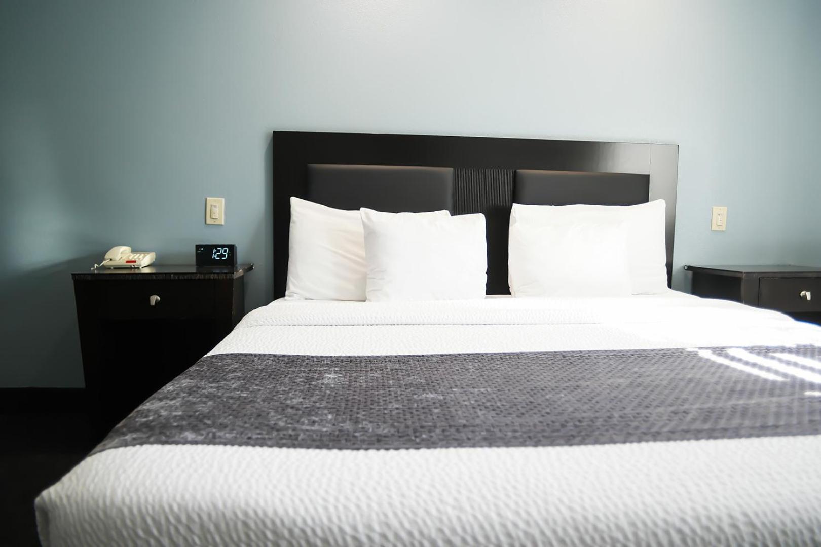 Days Inn By Wyndham West Covina Zewnętrze zdjęcie
