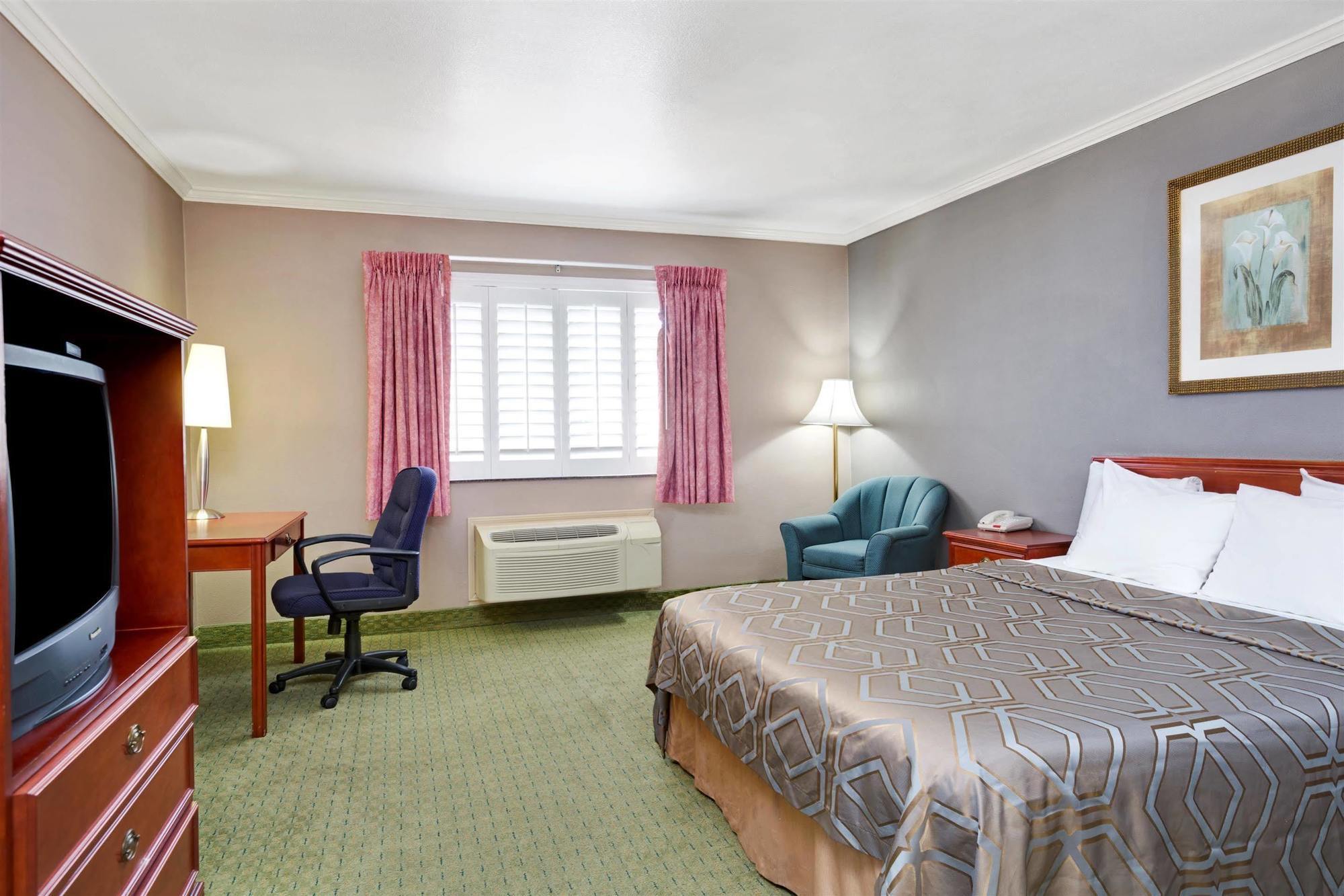 Days Inn By Wyndham West Covina Zewnętrze zdjęcie